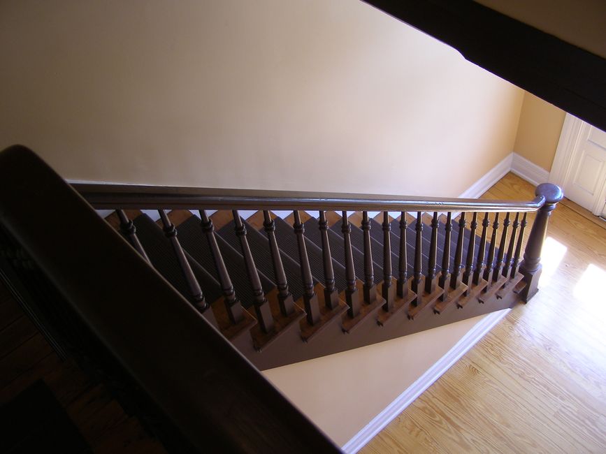 monte-escalier à Auvers-le-Hamon