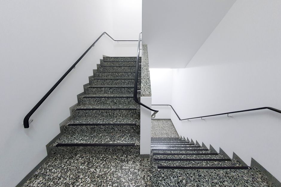monte-escalier à Saumur