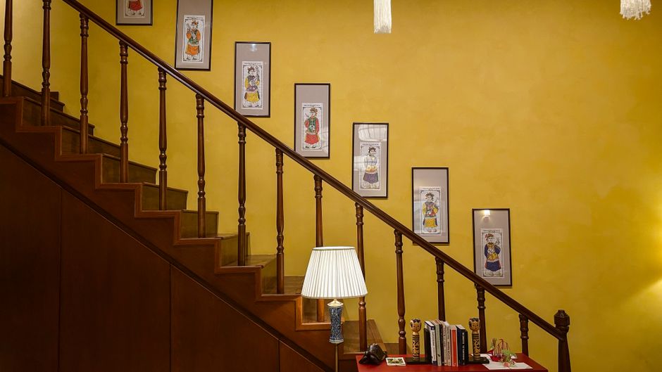 monte-escalier à Quelaines-Saint-Gault