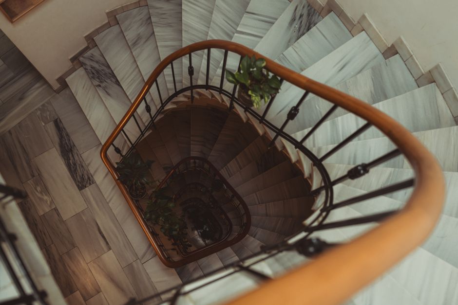 monte-escalier à Parné-sur-Roc