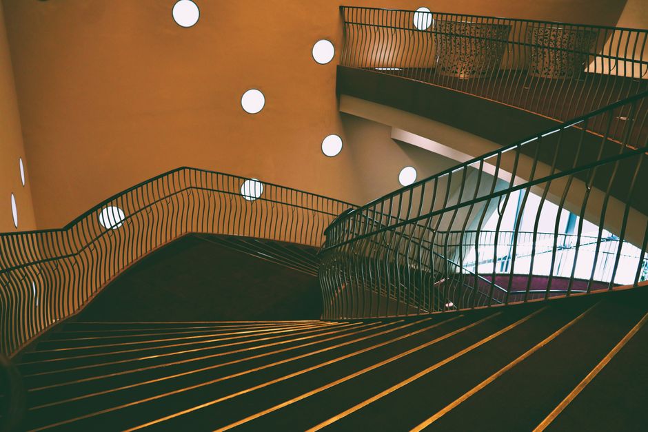 monte-escalier à Loretz-d'Argenton